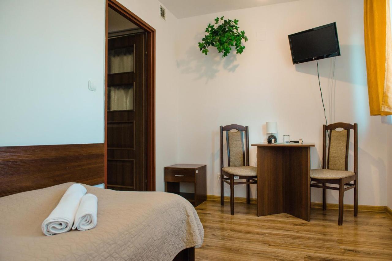 Hotel Turkus Jarosław エクステリア 写真