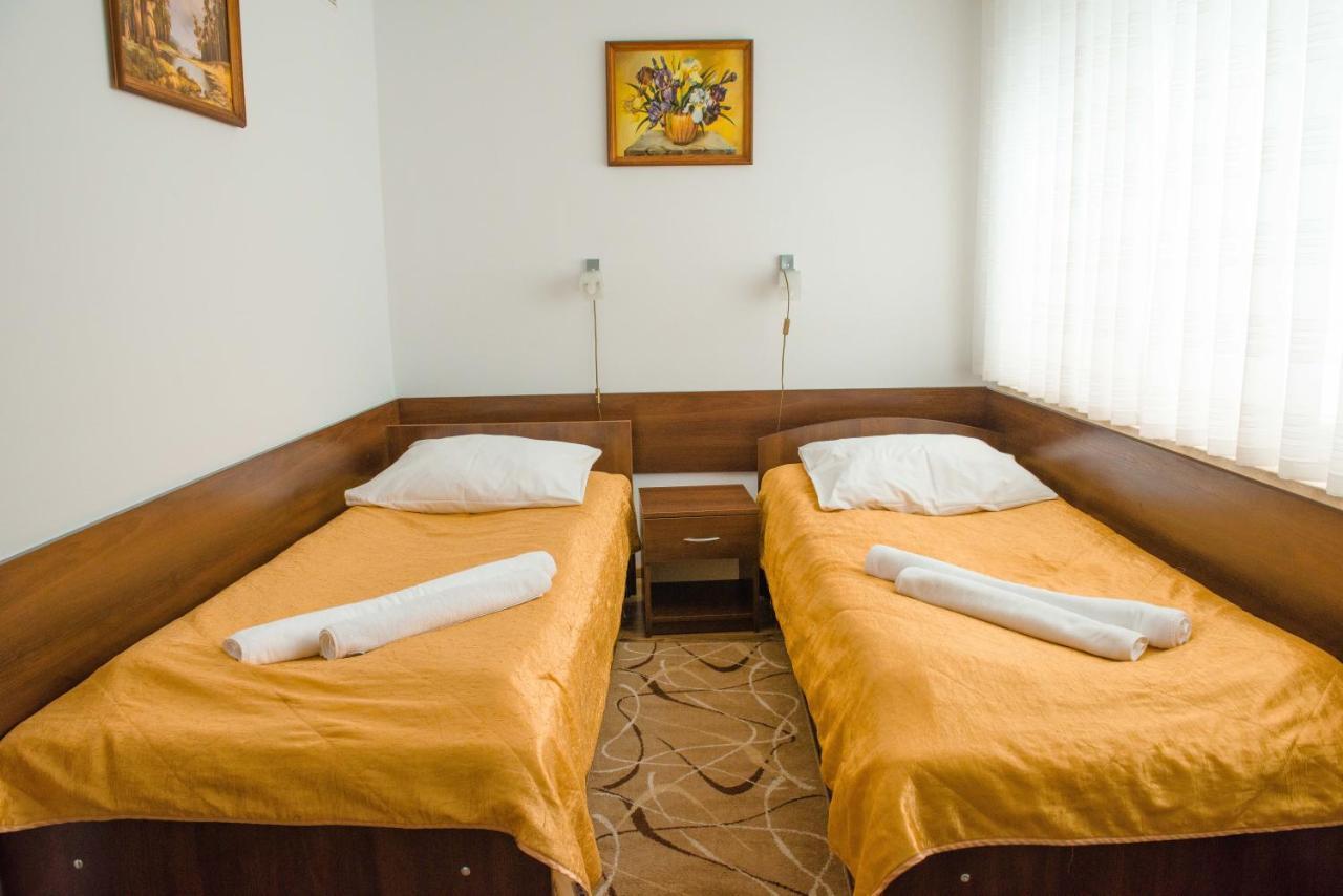 Hotel Turkus Jarosław エクステリア 写真