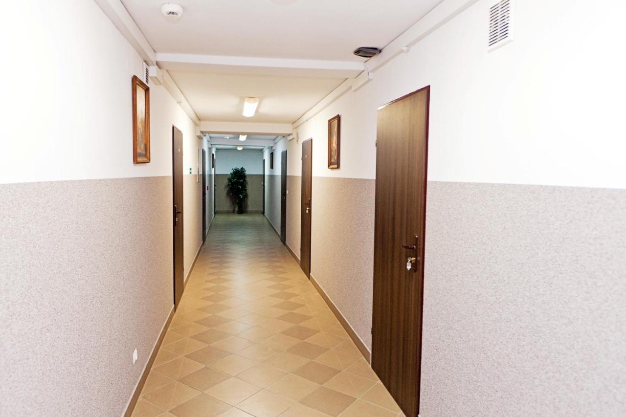 Hotel Turkus Jarosław エクステリア 写真