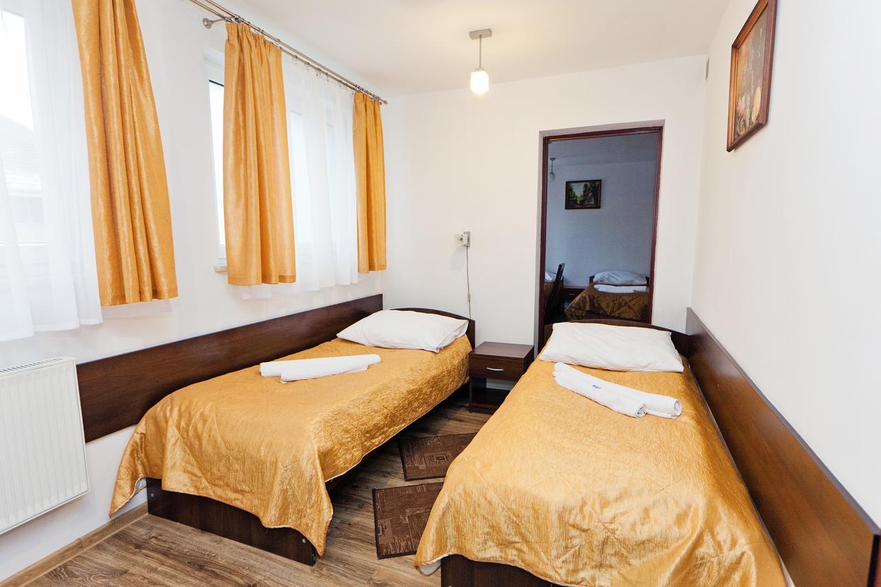 Hotel Turkus Jarosław エクステリア 写真