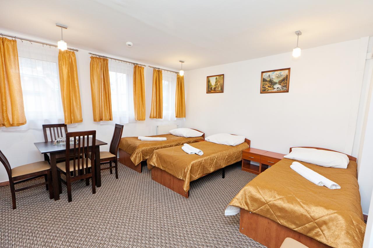 Hotel Turkus Jarosław エクステリア 写真